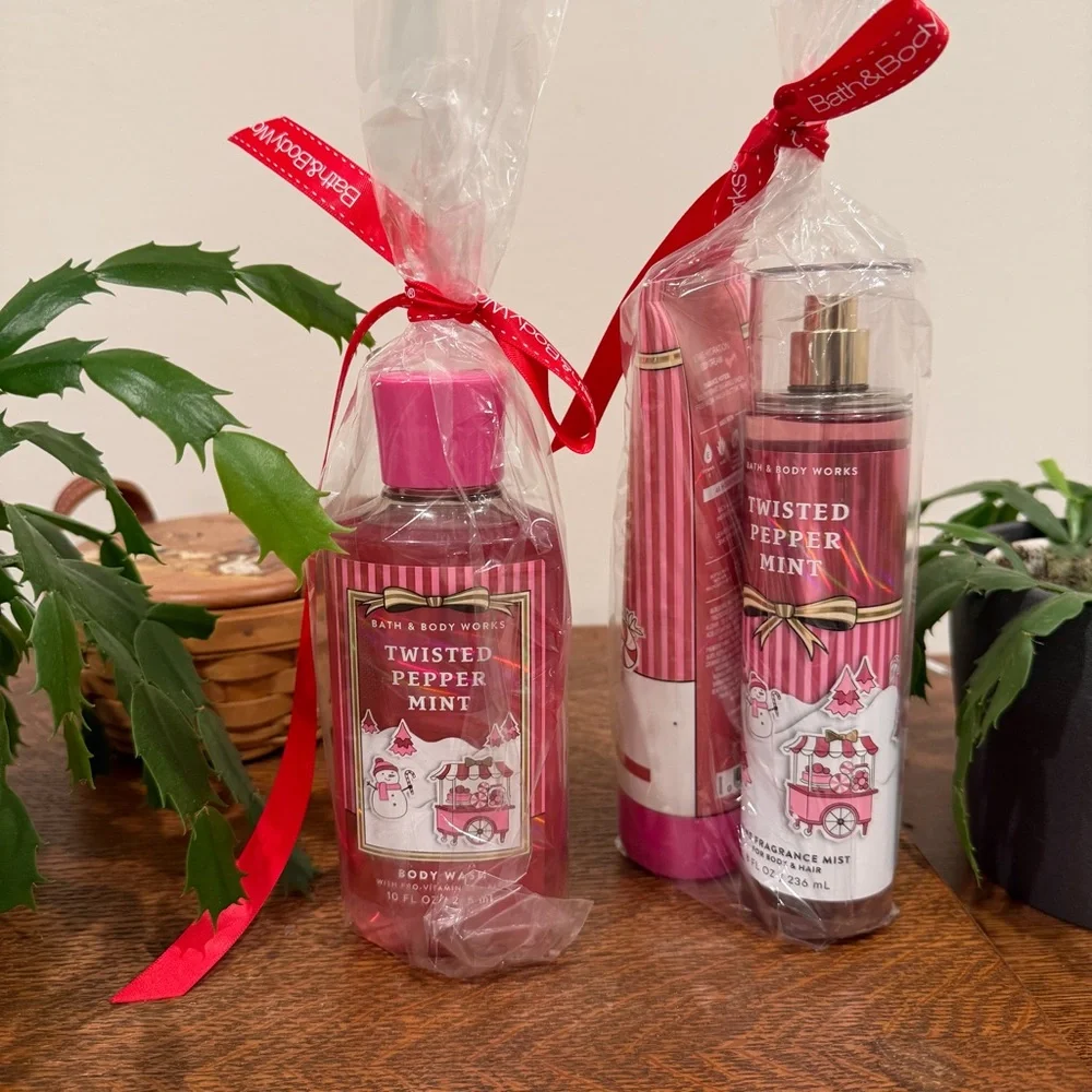 Bath & Body Works Twisted Peppermint‎ Body Wash, Cream and Mist